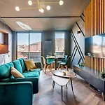 Loft En - Duplex Terrasse Coeur Historique Avec Vue Degagee & Parking Souterrain Offert La Ciotat
