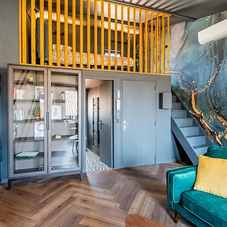 Loft En - Duplex Terrasse Coeur Historique Avec Vue Degagee & Parking Souterrain Offert La Ciotat